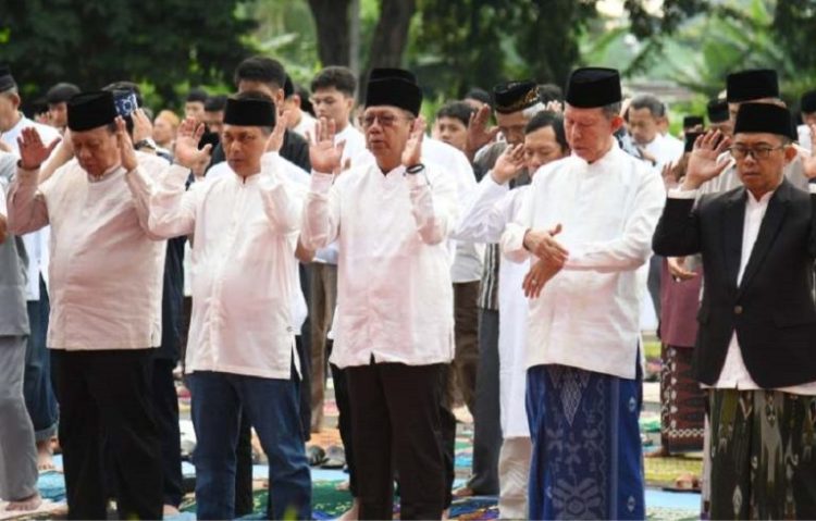 Mingrum Gumay Bersyukur Bisa Bersama Masyarakat Sholat Idul Adha