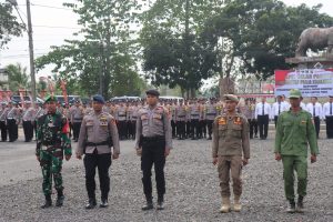 Dukung Pilkada Serentak Aman Damai, Kodim 0429/Lamtim Ikuti Apel Gelar Mantap Praja Krakatau 2024 Polres Lampung Timur