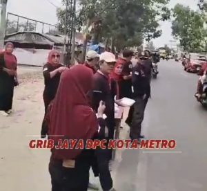 Menebar Kebaikan dengan Berbagi, Ormas GRIB JAYA Kota Metro Gelar Jum’at Berkah