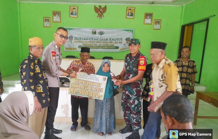 Sinergi TNI Polri Kawal Pendistribusian BLT DD Triwulan III Desa Taman Bogo