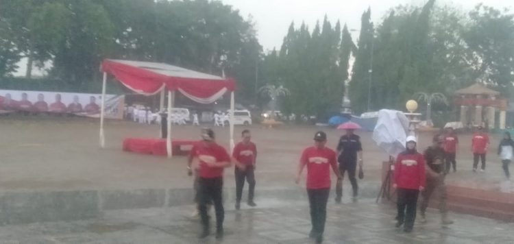 Ditengah Guyuran Hujan Pemkot Metro dengan Khitmad Langsungkan Upacara HOARNAS ke-41