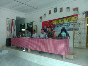 Hadiri Sosialisasi Kamtibmas, Ini Pesan Babinsa Koramil 05/Sukadana