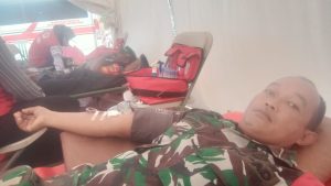 Monitoring Gebyar Pilkada, Anggota Koramil 429-12/BTH Lakukan Aksi Donor Darah