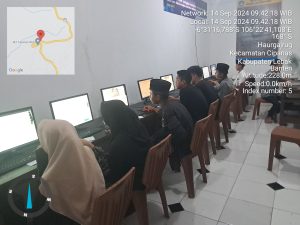 30 Peserta Didik Paket B Ikut ANBK di PKBM Bina Generasi
