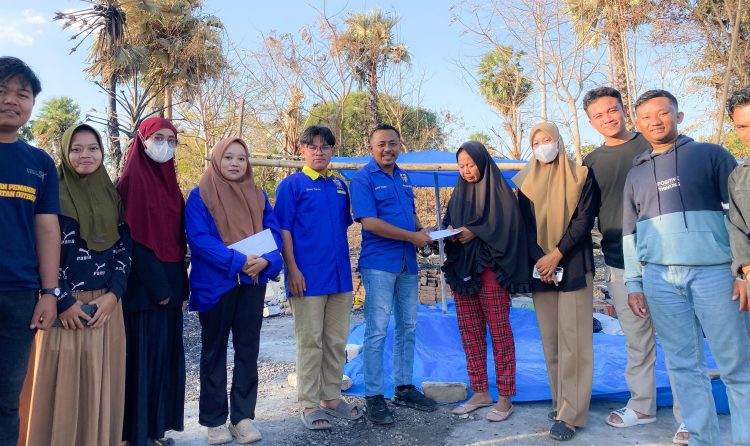 DPK KNPI Tamalatea Bantu Empat Korban Rumah Kebakaran, Anto Moreno: Sedikit Meringankan Korban