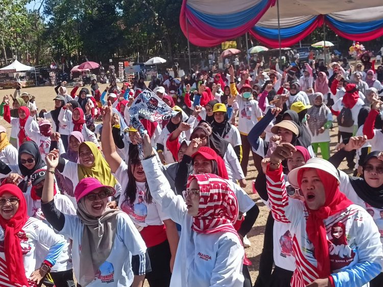 Ribun Masyarakat Pendukung Nanda Meriahkan Senam CAKEP Pesawaran