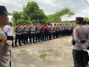 Pengamanan Ketat Polres Metro, Warnai Pengundian Nomor Urut Paslon Pilkada Serentak 2024 di Kota Metro