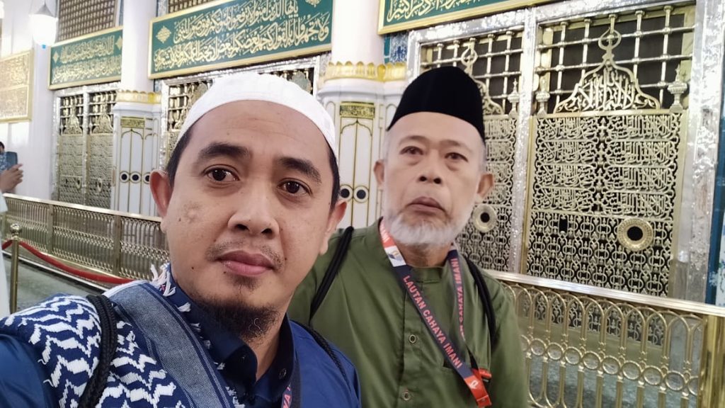 PT Lautan Cahaya Imani: Ustadz Asrul Pimpin Jemaah Berziarah ke Makam Nabi