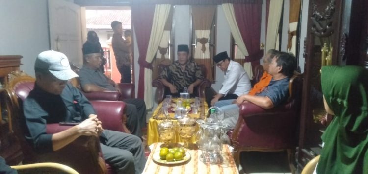 Tokoh Masyarakat Sampai di Tokoh Pemuda Metro Timur Dukung Paslon WaRu