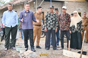 Bupati Dendi Lakukan Peletakkan Batu Pertama Pembangunan Jalan Usaha Tani Desa Purworejo