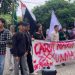 Puluhan Mahasiswa Unjuk Rasa di Depan Kampus UNMA Banten