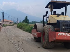 Jalan Penghubung Desa Diperbaiki, Masyarakat Tanjung Rejo dan Gunung Sari Apresiasi Pemkab Pesawaran