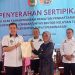 Tingkatkan Kesejahteraan Nelayan BPN Pesawaran Serahkan 75 Sertifikat Program SeHAT-Nelayan di Desa Kekatang