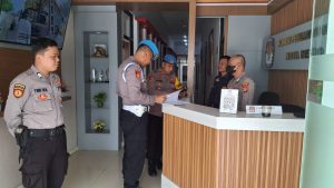 Propam Polres Metro Cek Personel PAM di Kantor KPU dan Bawaslu Kota Metro