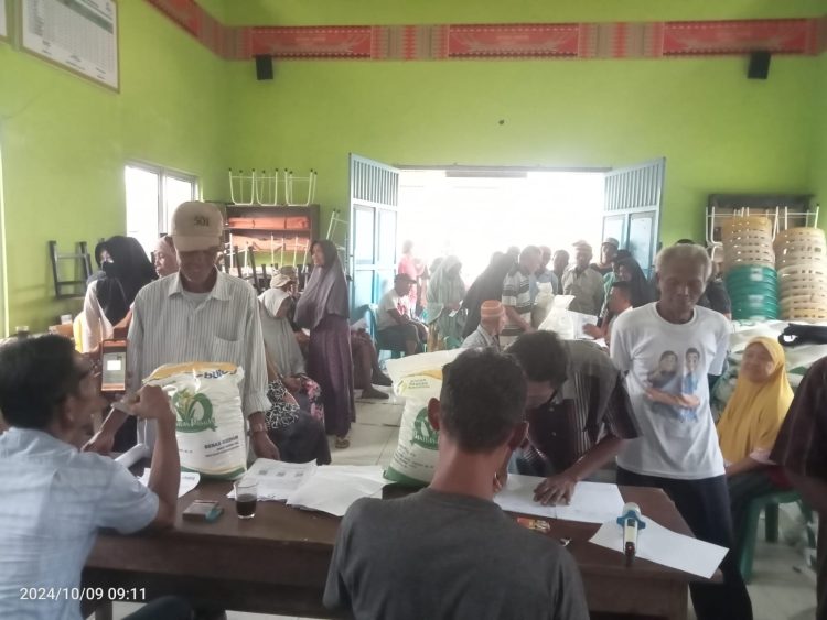 Pemdes Bagelen Kembali Salurkan Ratusan Beras Bapanas