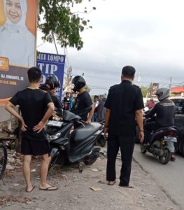 Kecelakaan Beruntun di Pallangga, Pengendara Motor Terlempar, Diselesaikan secara Kekeluargaan