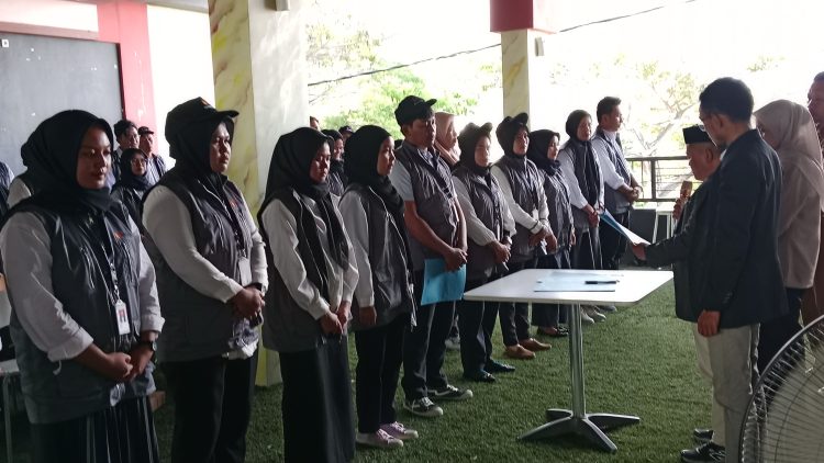 Miliki Peran Penting dalam Penyelenggaraan Pemilu, 49 PTPS se Kecamatan Turatea Dilantik dan Pembekalan