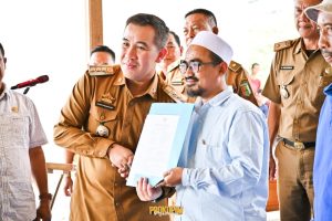 Wujudkan Program Swasembada Pangan Bupati Pesawaran Salurkan Bantuan Bagi Petani