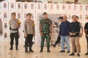 Dandim 0429/Lamtim Hadiri Kegiatan Pelepasan Logistik Pilkada Serentak 2024