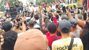 Ribuan Petani Aksi Harga Tak Naik Tutup Saja