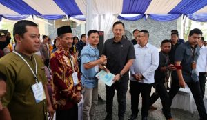 Menko AHY dan Wamen Ossy Serahkan Sertifikat Tanah untuk Warga Lebak