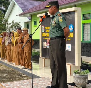 Danramil 07/PKL Jadi Pembina Upacara di SMP N1 Pekalongan