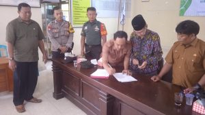 Hadiri Musdesus Penetapan BLT DD, Ini Pesan Babinsa Koramil 12/Batanghari