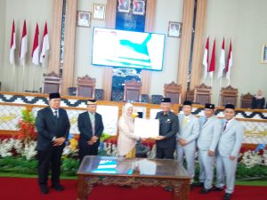DPRD Tetapkan Ela Azwar Bupati dan Wakil Bupati Terpilih