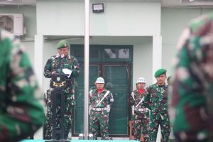 Bacakan Amanat Panglima TNI, Kasdim 0429/Lamtim Pimpin Upacara Bendera Bulanan