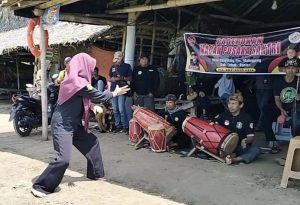 Munggahan, Padepokan Macan Pusaka Santri Gelar Latihan Pencak Silat Bersama di Pantai Bagedur