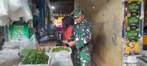 Jelang Ramadhan, Babinsa Kodim 0429/Lamtim Cek Harga Sembako