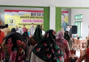 Mustika Bahrum dalam Rises di Desa Padang Ratu Menyebut Usulan Perbaikan Jalan Menjadi Prioritas