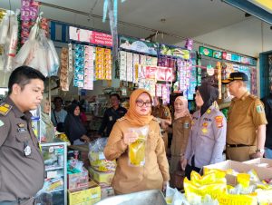 Sidak Pasar Sukadana Bupati Lampung Timur Temukan Migor Lebihi HET