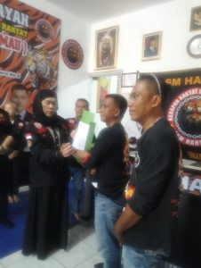 Penyerahan SK Se-prov Banten Lsm HARIMAU, Siap Dukung Program Pemerintah Serta Takjil On The Road Bagikan Takjil kepada Pengguna Jalan