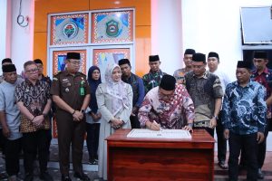 Resmikan Kantor Desa Kale Ko’mara, Bupati : Maksimalkan Pelayanan di Masyarakat