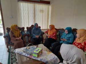 Peninjauan Program MBG dan Pemberian Bantuan Mushola Darul Hikmah di SMPN 26 Palembang