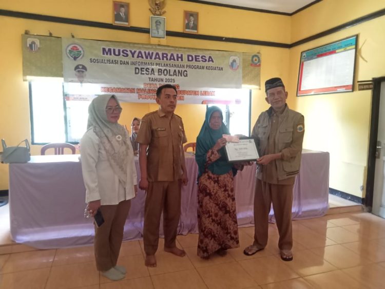 Pemdes Bolang Kecamatan Malingping Salurkan BLT DD Triwulan Pertama Tahun 2025