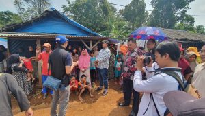 5 Tahun Warga Cigobang Huntara Pasca Banjir Bandang, Asep AW Desak Pemerintah Segera Bangun Huntap