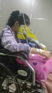 Miris…! Pasien Berjam-Jam Duduk Dikursi Roda Hingga Tidur Beralaskan Karpet, di IGD RSUD Malingping