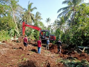 Percepat Pembangunan Infrastruktur di Daerah, Satgas TMMD ke-124 Kodim 0429/Lamtim Buka Badan Jalan