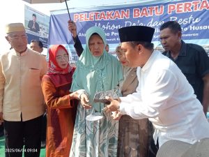 Owner Klinik Ridho Husada Hadirkan Sang Ibu Saat Peletakan Batu Pertama
