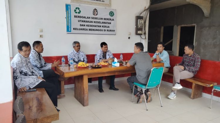 Terima Kunjungan PGRI Cibeber, PT SBJ Jalin Kerja Sama Strategis untuk Pendidikan Dukung Beasiswa Siswa Berprestasi