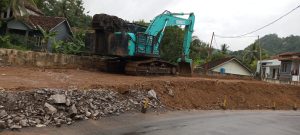 Kontraktor Pelaksana Pembangunan Jembatan Cibareno, Diduga Gunakan Matrial Ilegal yang Tidak Sesuai Analisa Lab