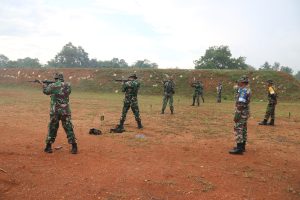 Tingkatkan Kemampuan dan Profesionalisme Prajurit, Kodim 0429/Lamtim Gelar Latihan Menembak