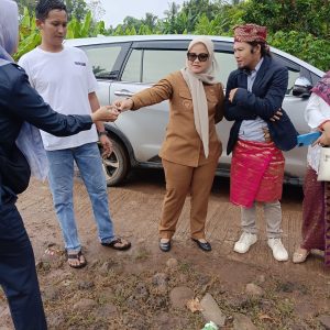 Meski Sibuk Bupati Lampung Timur Tetap Respon Keluhan Warga
