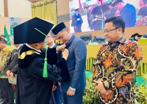 Wakil Bupati Takalar Terima Penghargaan Alumni Berprestasi dari UMI Makassar