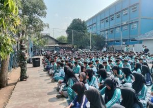 Bina Generasi Muda yang Berkarakter dan Berdisiplin, Babinsa Koramil 429-11 / Sekampung Berikan Pelatihan Ketarunaan