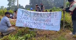 Warga Cikasantren Gelar Doa dan Aksi Damai Tolak Galian Tanah
