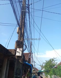 Menjamur dan Semrawut Kabel Wi-fi di Kampung Pasir Haur Dikomplin Masyarakat
