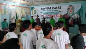 Hanifah Anggota DPRD Provinsi Lampung Gelar Sosialisasi Pembinaan Ideologi Pancasila dan Wawasan Kebangsaan di Desa Baturaja